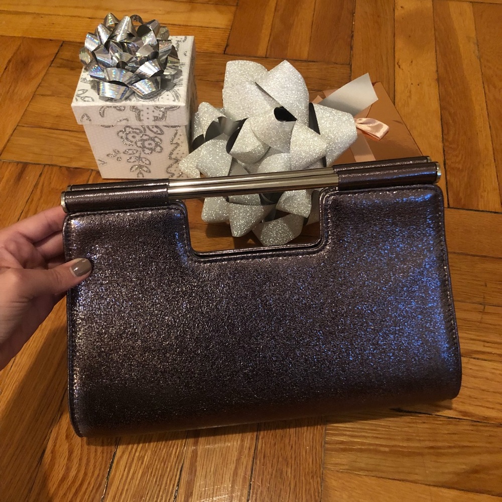 Metallic Clutch- perfect for the holidays! 🎁🎉